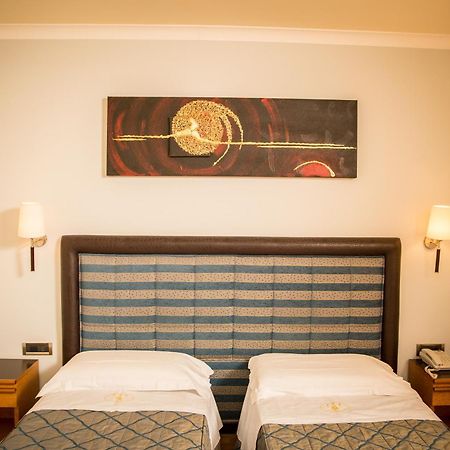 Hotel Ares 폰티니아 객실 사진