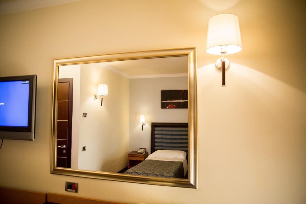 Hotel Ares 폰티니아 객실 사진