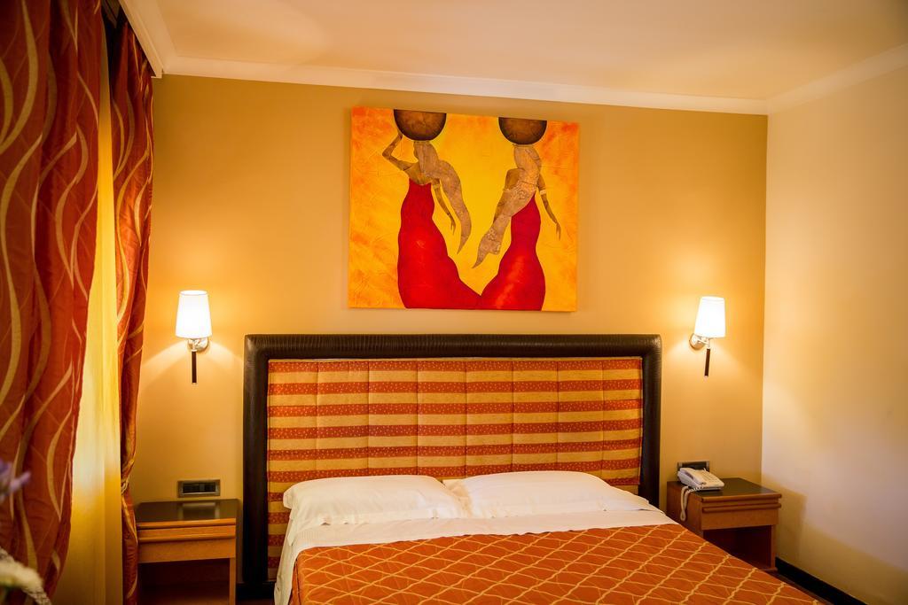 Hotel Ares 폰티니아 외부 사진